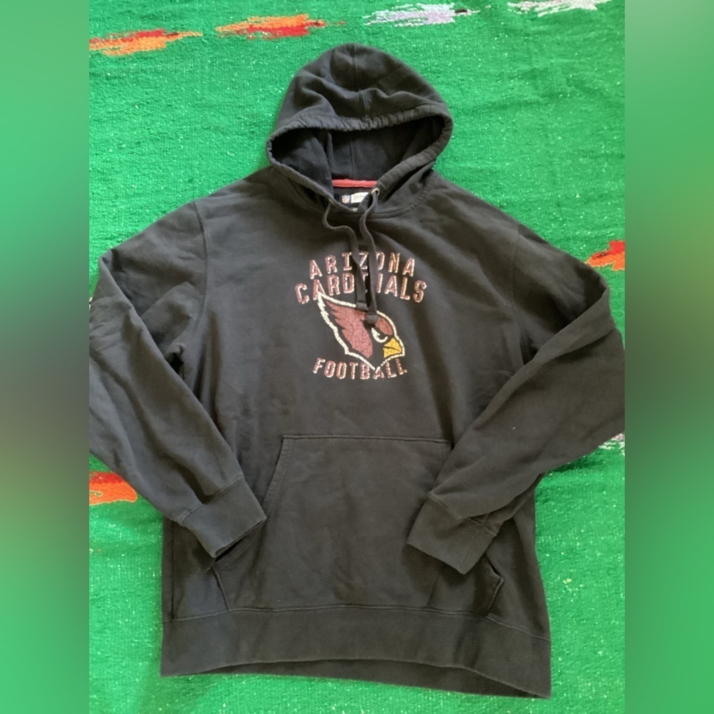 Arizona Cardinals Black Hoodie-NFL SZ L
Pit to pit 23”
Length 28”
CR143
